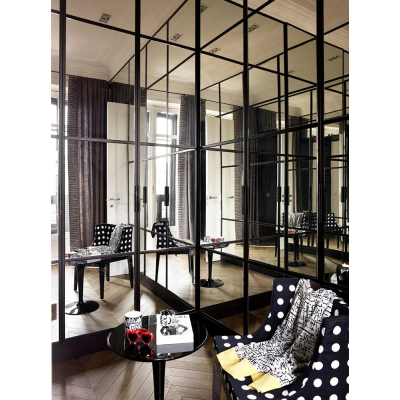                             Mademoiselle Kravitz                        