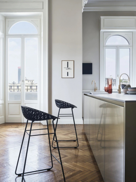 Smatrik stool bílá / chromová